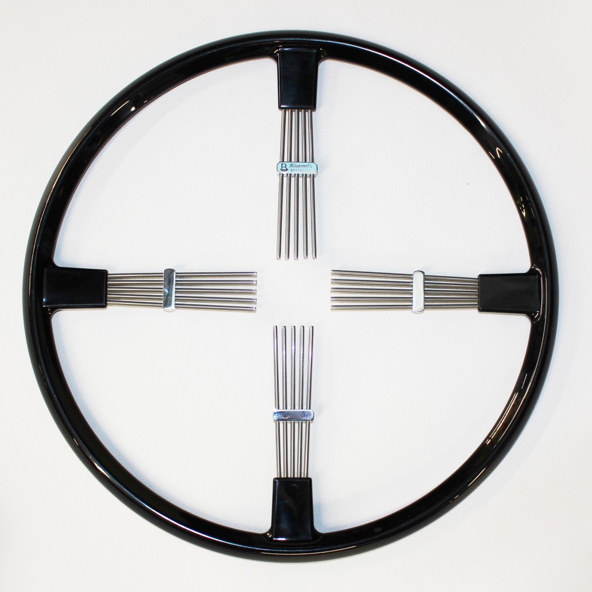 Brooklands 4 spoke steering wheel - black rim 17
